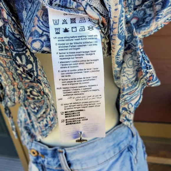 Esprit - Tie Waist Peplum Blouse - Blue and Coral Floral Patterned - Size 6 EUC - Picture 5 of 15